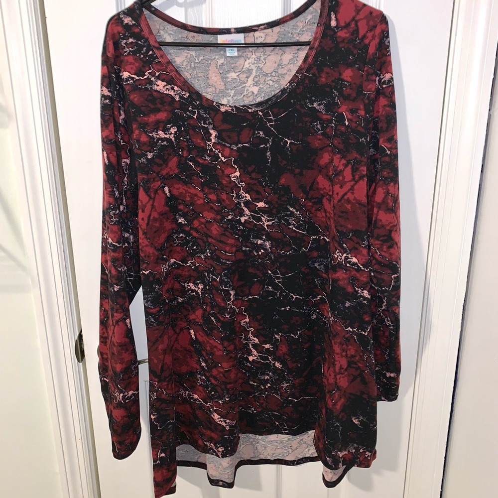 ❤️ Lularoe lynnae 2XL - Red/Black Marble ❤️